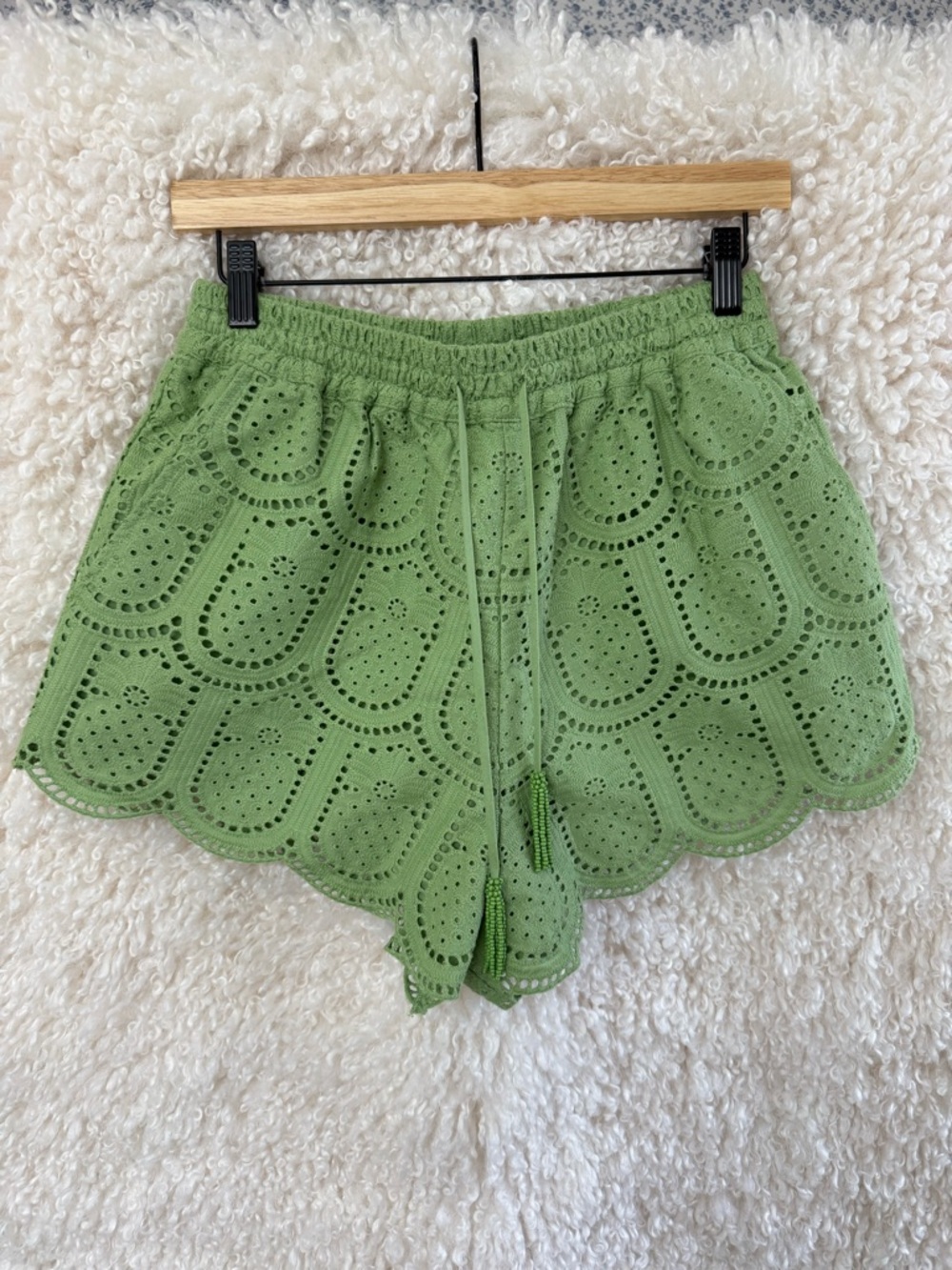 FARM Rio Pineapple 🍍 Green Eyelet Scallop Hem High-Waist Shorts
